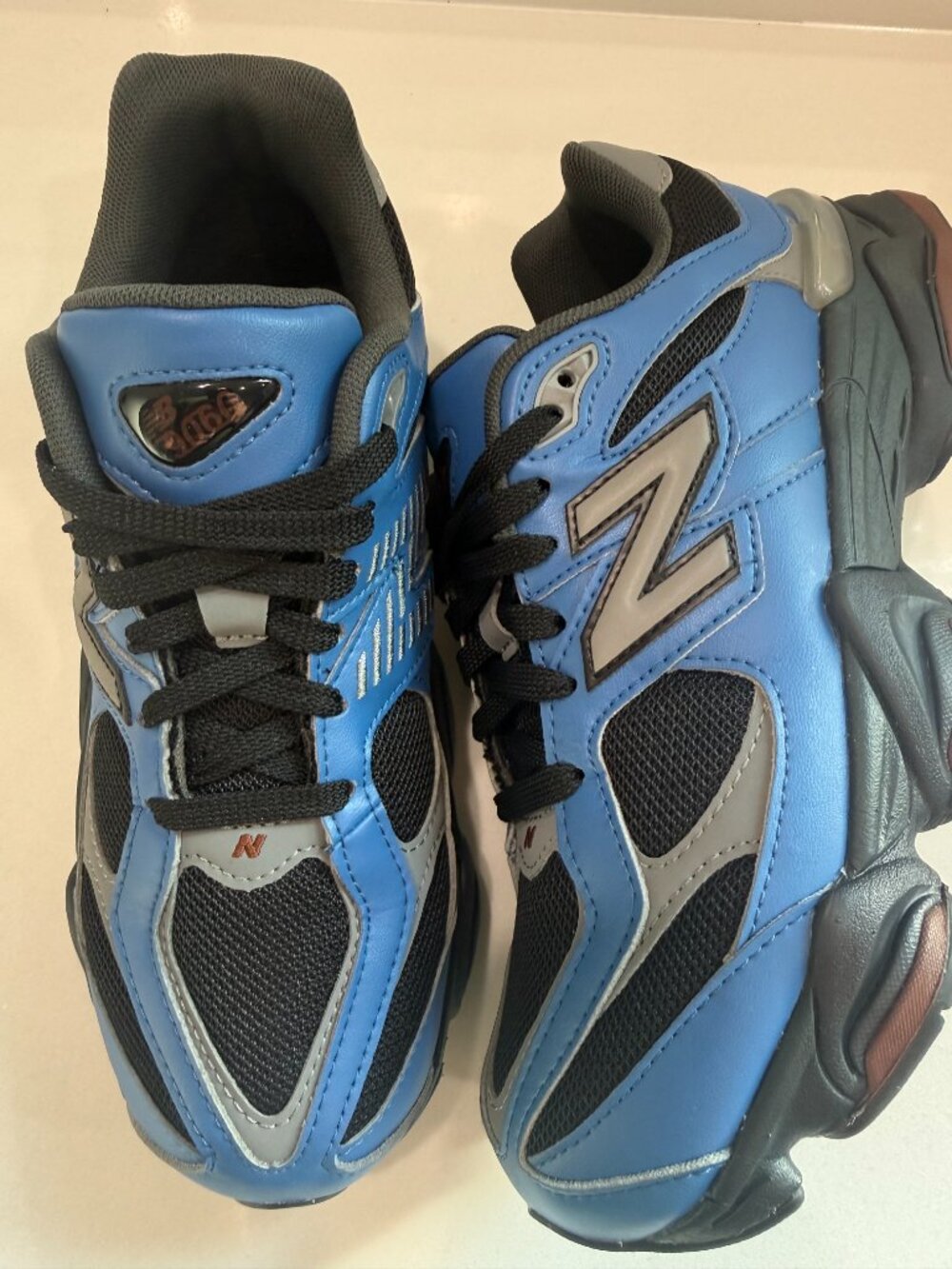New Balance 9060 Blue Black Sneakers Women’s 8.5 - Picture 3 of 5